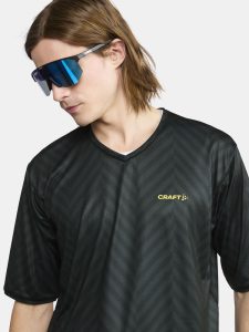 1914561-999000_Core20Offroad20XT20SS20Jersey20M_closeup_2545