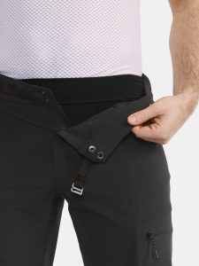 1914563-999000_Core20Offroad20XT20Shorts20w20Pad20M_closeup4