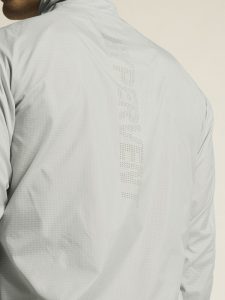 1914583-922000_PRO20Hypervent20Jacket20220M_closeup9