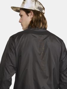 1914583-992000_PRO20Hypervent20Jacket20220M_closeup4