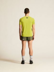 1914589-628000_PRO20Hypervent20Tee20220M_closeup3