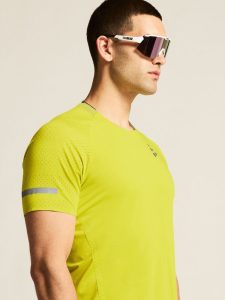1914589-628000_PRO20Hypervent20Tee20220M_closeup5