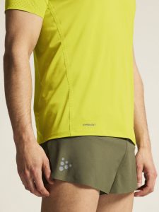 1914589-628000_PRO20Hypervent20Tee20220M_closeup6