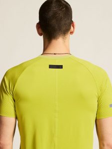 1914589-628000_PRO20Hypervent20Tee20220M_closeup7