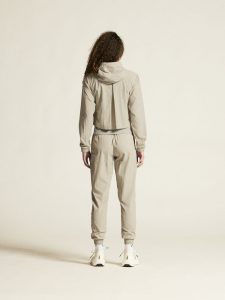 1914692-608000_ADV20Join20Windbreaker20W_closeup3