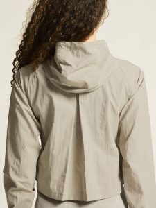 1914692-608000_ADV20Join20Windbreaker20W_closeup6