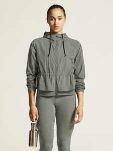 1914692-647000_ADV20Join20Windbreaker20W_closeup4