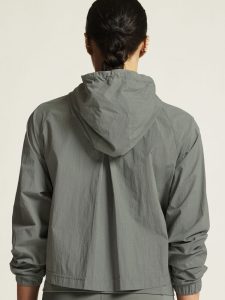 1914692-647000_ADV20Join20Windbreaker20W_closeup6