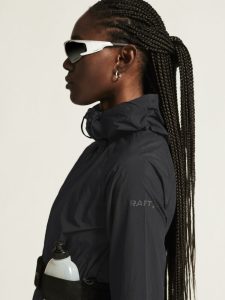 1914692-999000_ADV20Join20Windbreaker20W_closeup6