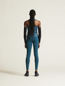 1914695-629000_ADV20Tone20Singlet20W_closeup3