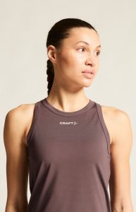 1914698-7880_Essence20Mesh20Singlet20W_closeup5