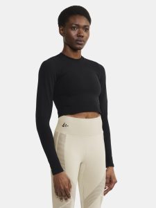 1914699-999000_20ADV20Tone20Seamless20Cropped20LS20Top20W_closeup1