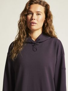 1914700-499000_ADV20Join20Long20Hoodie20W_closeup13