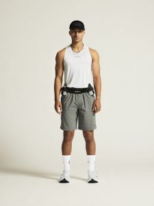 1914713-900000_ADV20Essence20Singlet20220M_closeup_1