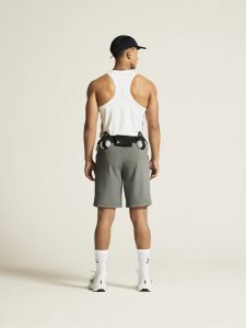 1914713-900000_ADV20Essence20Singlet20220M_closeup_4