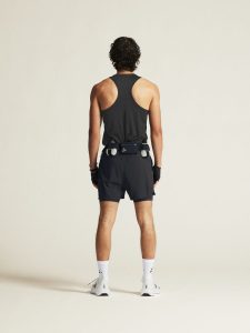 1914713-999000_ADV20Essence20Singlet20220M_closeup3
