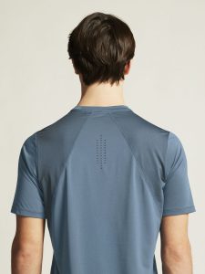 1914792-376000_ADV20Essence20SS20Tee20220M_closeup6