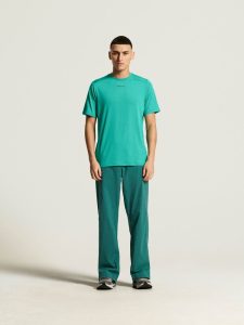 1914792-6420_ADV20Essence20SS20Tee20220M_closeup1