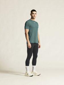 1914792-6610_ADV20Essence20SS20Tee20220M_closeup1