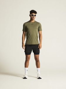 1914792-664000_ADV20Essence20SS20Tee20220M_closeup1