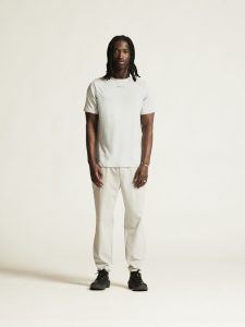 1914792-922000_ADV20Essence20SS20Tee20220M_closeup1