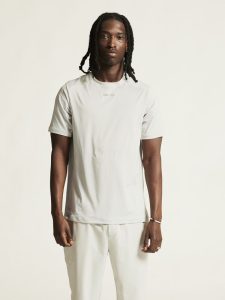 1914792-922000_ADV20Essence20SS20Tee20220M_closeup4