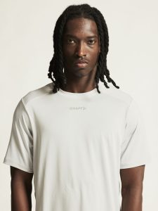 1914792-922000_ADV20Essence20SS20Tee20220M_closeup5