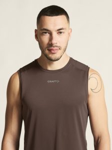 1914794-286000_ADV20Essence20SL20Tee20220M_closeup5