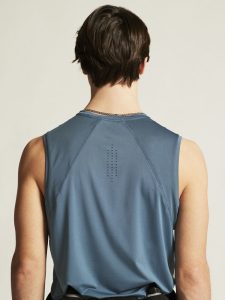 1914794-376000_ADV20Essence20SL20Tee20220M_closeup6