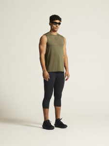 1914794-664000_ADV20Essence20SL20Tee20220M_closeup2