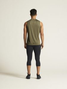 1914794-664000_ADV20Essence20SL20Tee20220M_closeup4