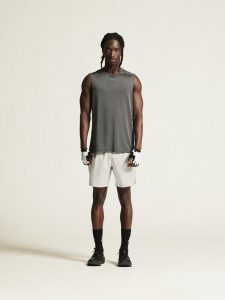1914794-985000_ADV20Essence20SL20Tee20220M_closeup1