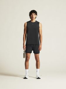 1914794-999000_ADV20Essence20SL20Tee20220M_closeup1