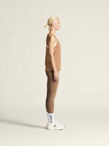 1914796-245000_ADV20Essence20Singlet20220W_closeup2