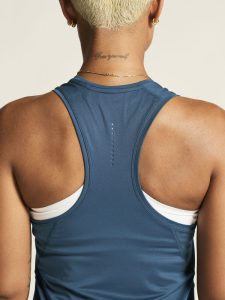 1914796-378000_ADV20Essence20Singlet20220W_closeup6