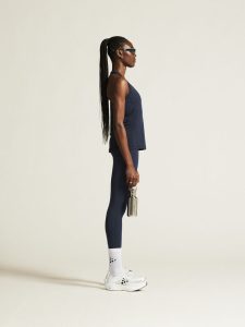 1914796-396000_ADV20Essence20Singlet20220W_closeup2