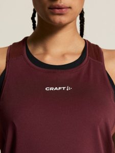 1914796-4820_ADV20Essence20Singlet20220W_closeup6