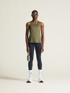 1914796-664000_ADV20Essence20Singlet20220W_closeup1