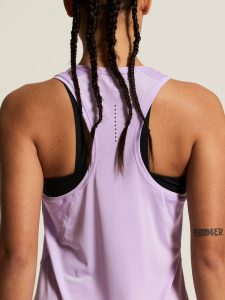 1914796-7280_ADV20Essence20Singlet20220W_closeup8