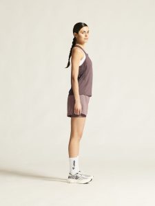 1914796-7880_ADV20Essence20Singlet20220W_closeup2