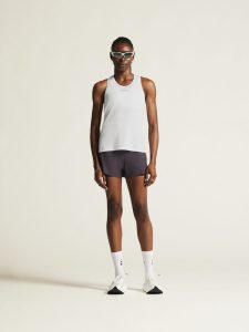 1914796-900000_ADV20Essence20Singlet20220W_closeup1
