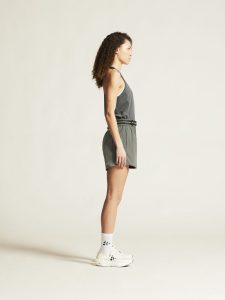 1914796-985000_ADV20Essence20Singlet20220W_closeup2
