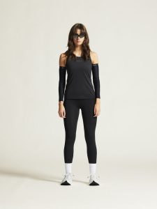 1914796-999000_ADV20Essence20Singlet20220W_closeup1