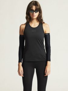 1914796-999000_ADV20Essence20Singlet20220W_closeup4