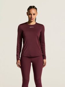 1914797-4820_ADV20Essence20LS20Tee20220W_closeup4