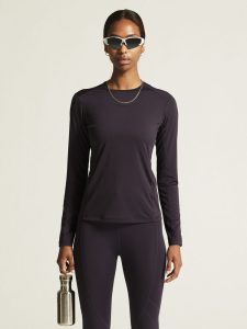1914797-499000_ADV20Essence20LS20Tee20220W_closeup4