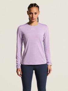 1914797-7280_ADV20Essence20LS20Tee20220W_closeup4