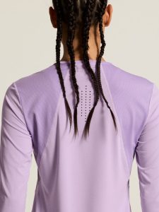1914797-7280_ADV20Essence20LS20Tee20220W_closeup8