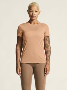 1914798-245000_ADV20Essence20SS20Tee20220W_closeup4