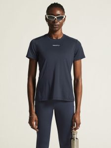 1914798-396000_ADV20Essence20SS20Tee20220W_closeup5